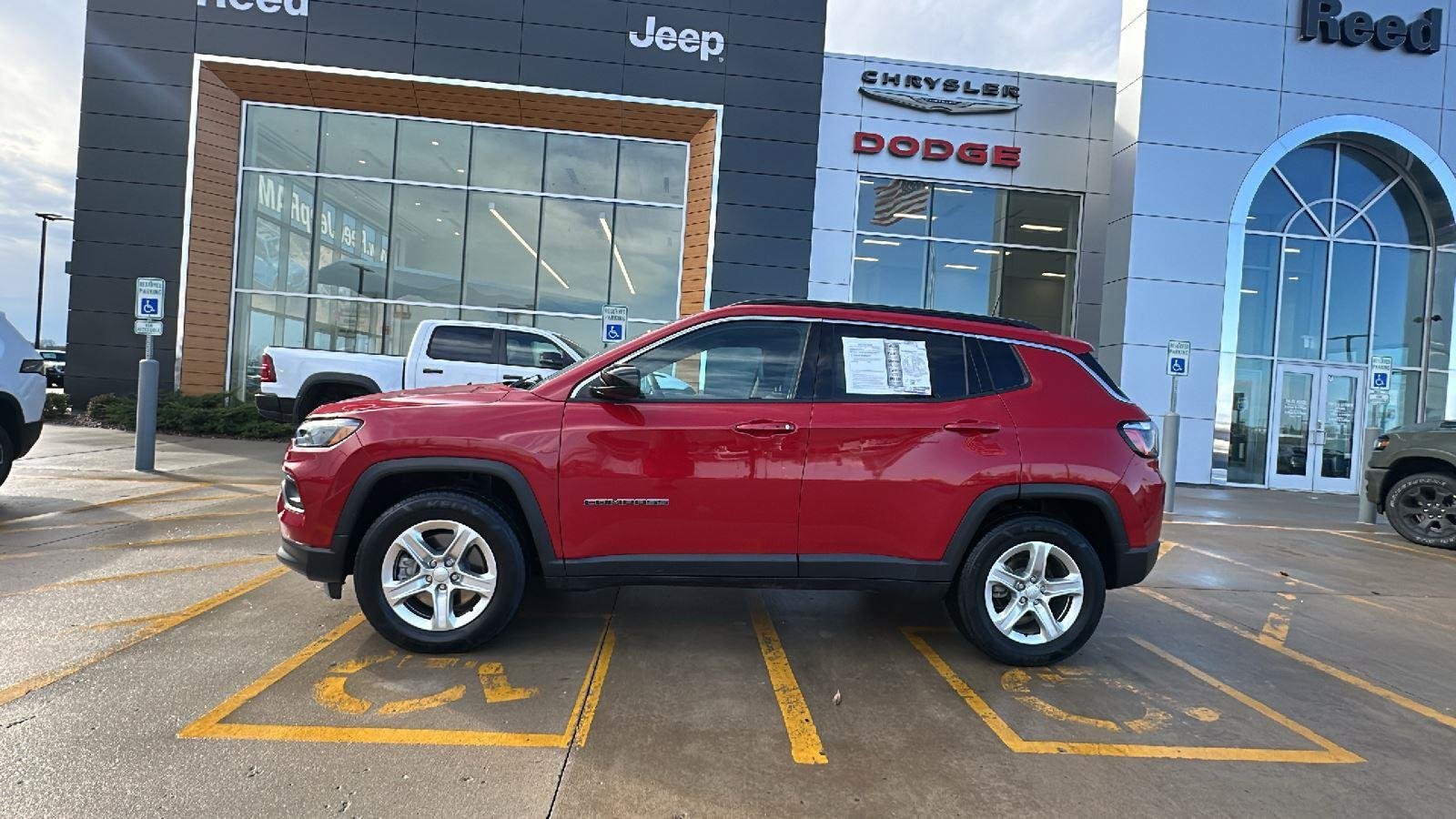 Used 2023 Jeep Compass Latitude with VIN 3C4NJDBN4PT503997 for sale in Kansas City