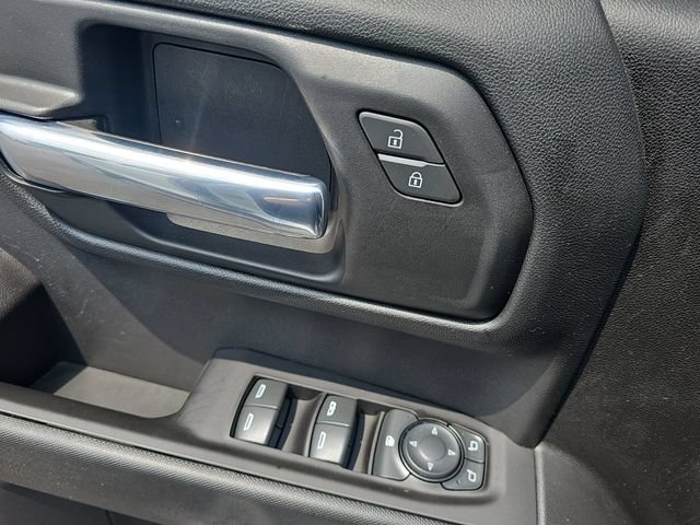 Used 2022 Summit White Chevrolet Custom image 26