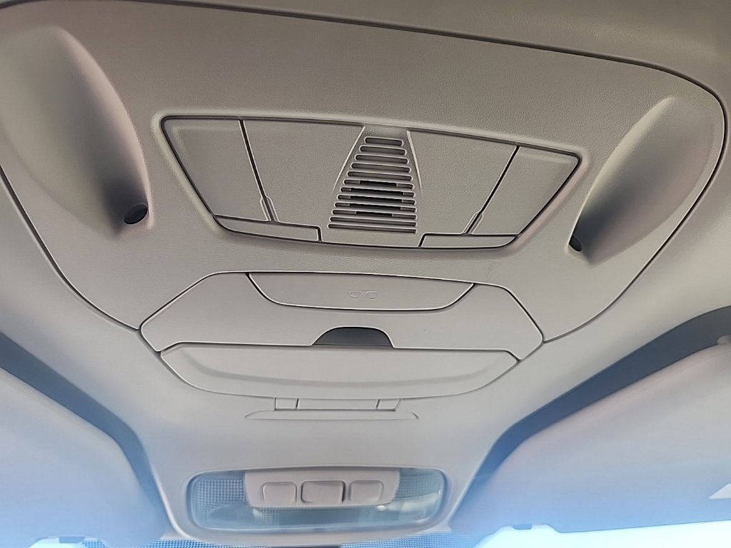 Used 2022 Silver Ford XLT image 24