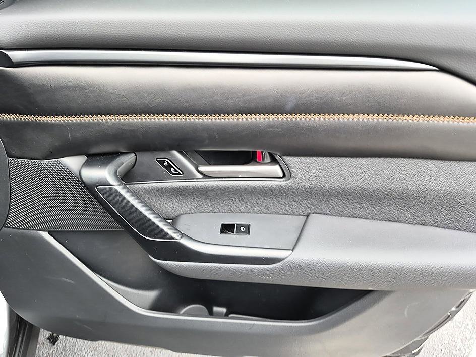 Used 2025 Machine Gray Metallic Mazda Premium Package image 33