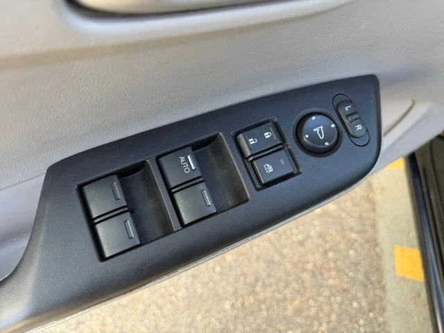 Used 2013 Black Honda LX image 25