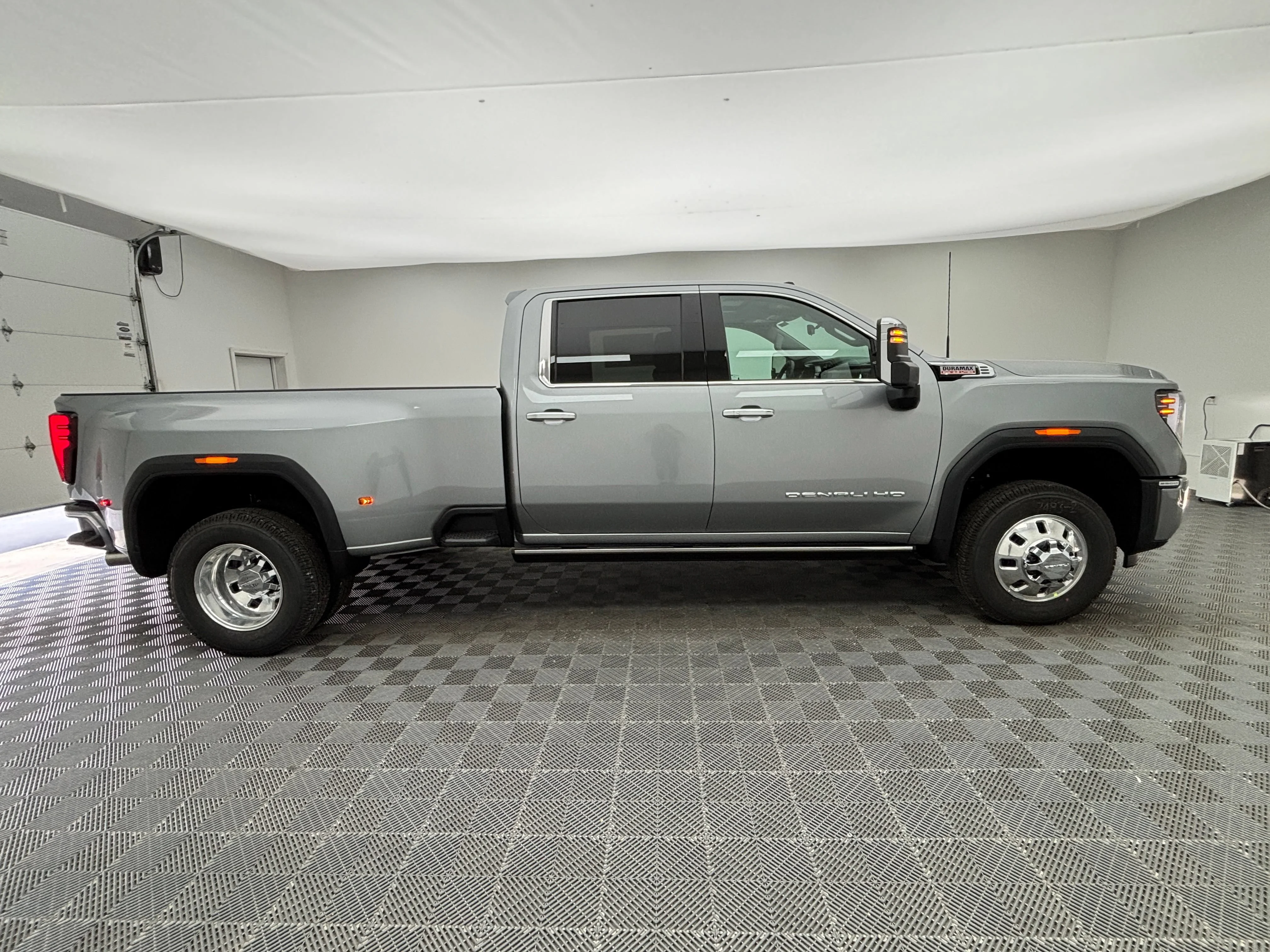 2026 GMC Sierra 3500HD Denali - Photo 9