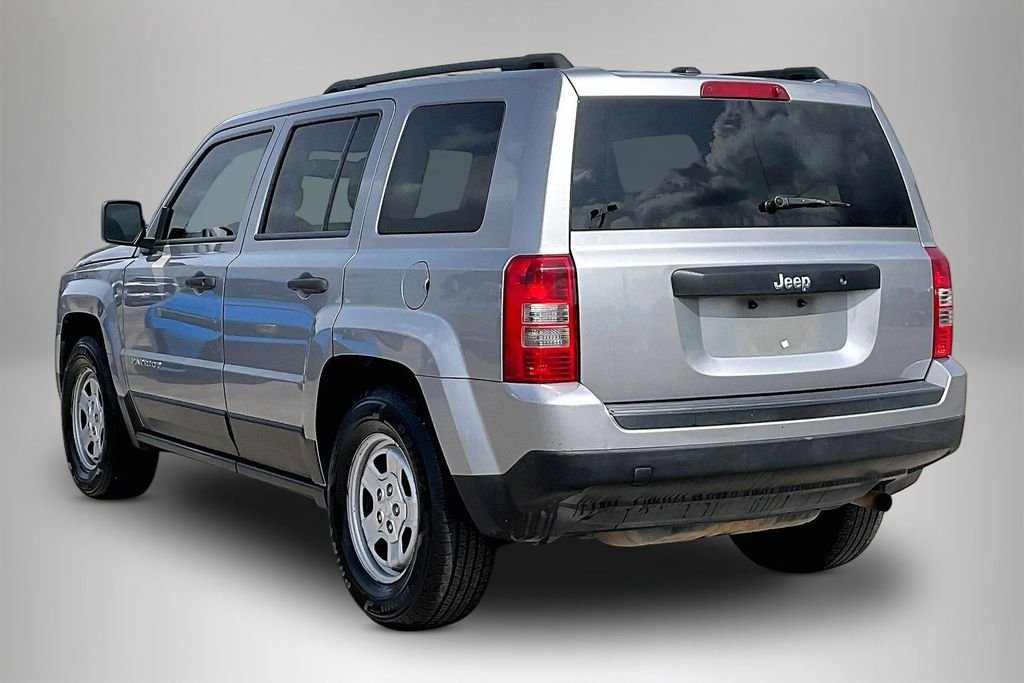 Used 2016 Maximum Steel Metallic Jeep Sport image 4