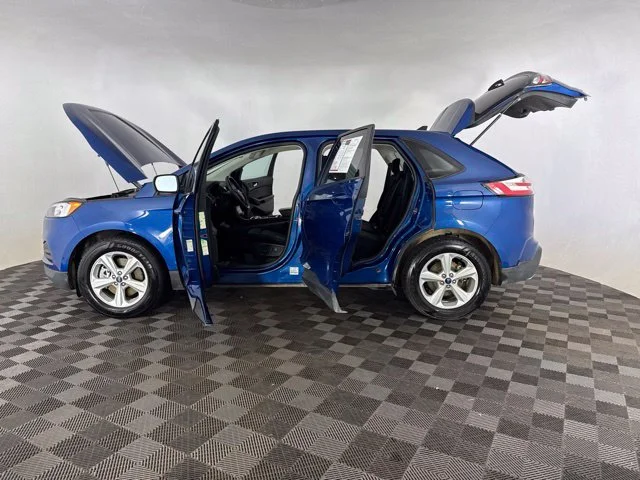 Used 2020 Blue Ford SE image 14