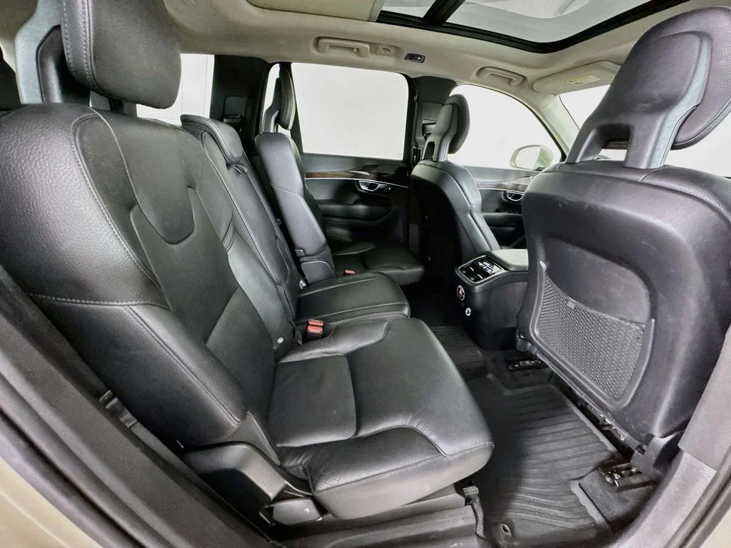 Used 2016  Volvo T6 Momentum image 35