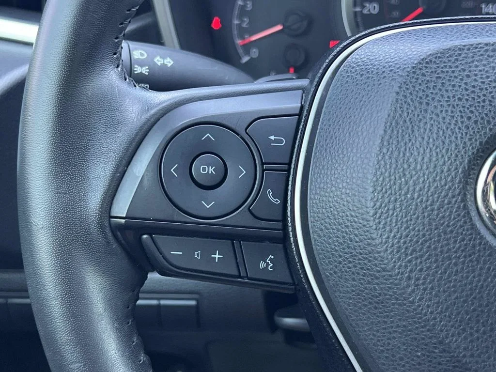 Used 2019  Toyota SE image 27