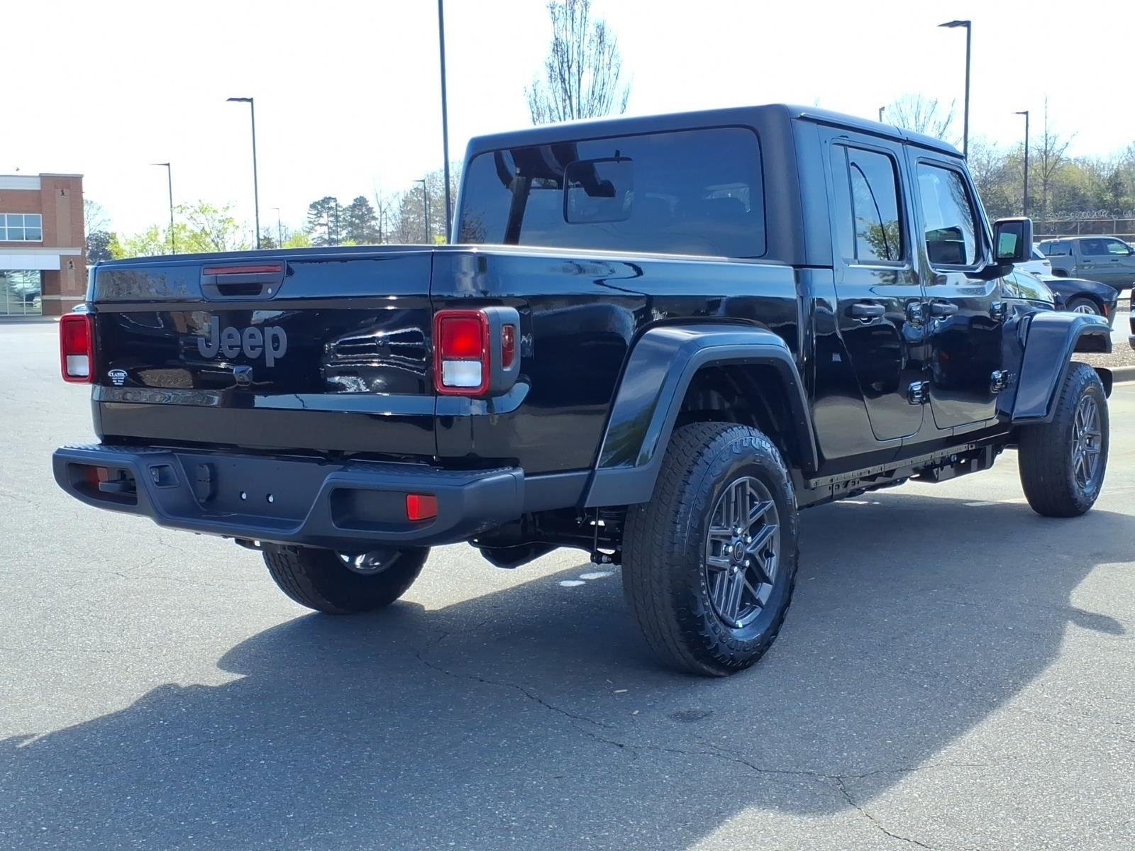 New 2026 Black Clear-Coat Exterior Paint Jeep  image 2