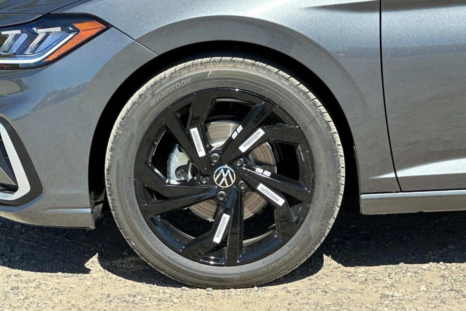 New 2026 Platinum Gray Metallic Volkswagen SE image 24