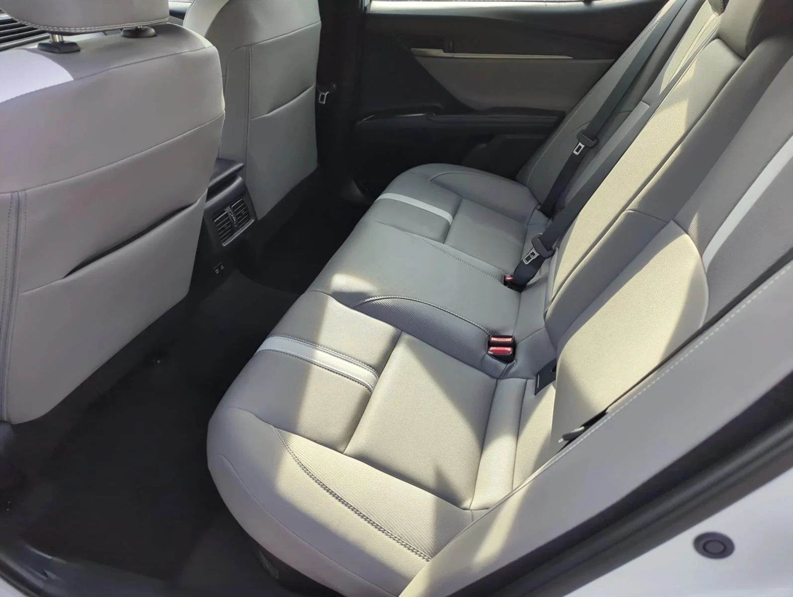 Used 2026 Ice Cap Toyota SE image 10