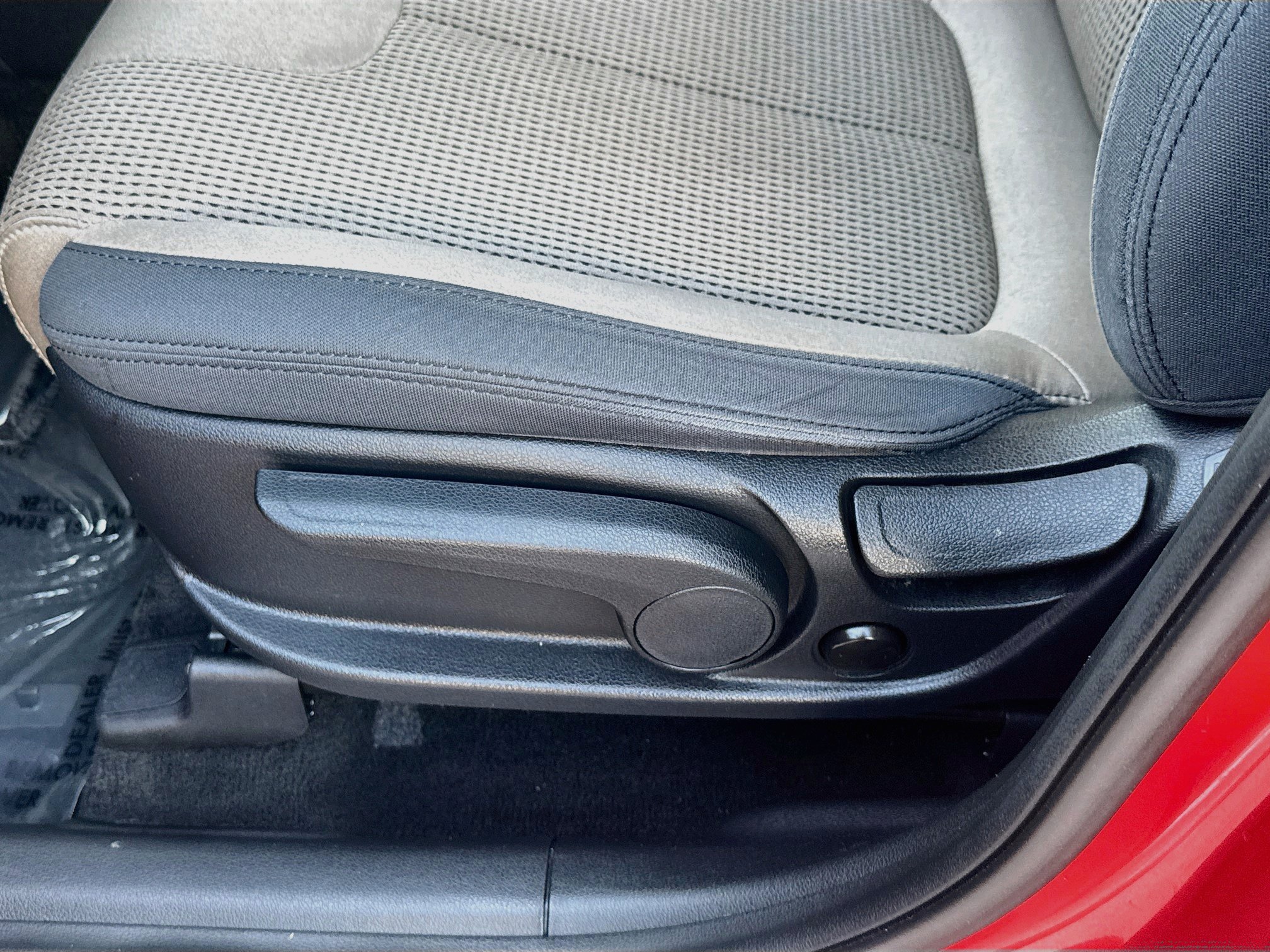 Used 2020 Calypso Red Hyundai SE image 15
