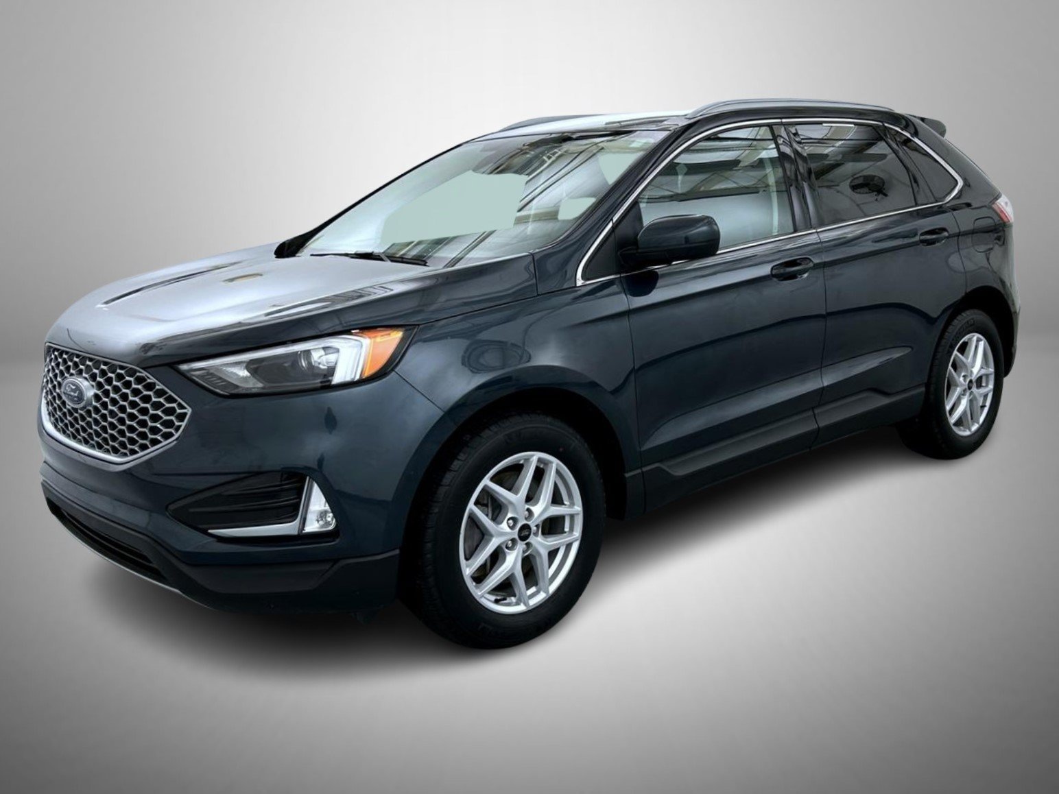 Used 2024 Blue Ford SEL image 1