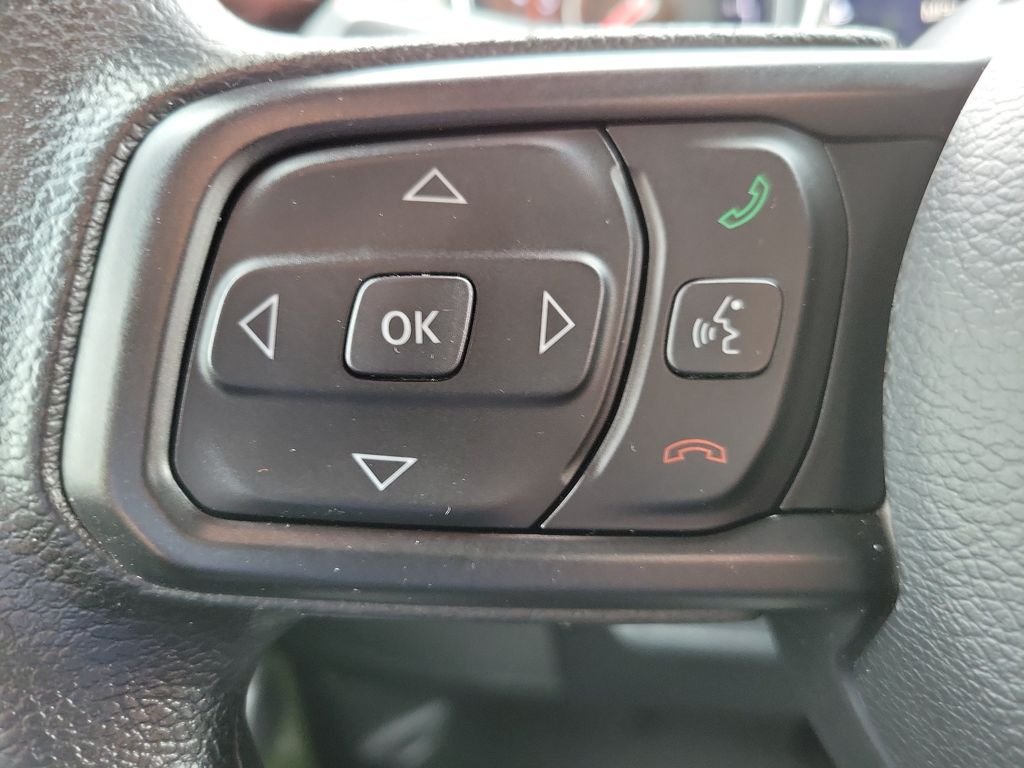 Used 2020 Green Jeep Sport image 18