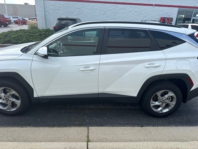 Used 2023 White Hyundai SEL image 4