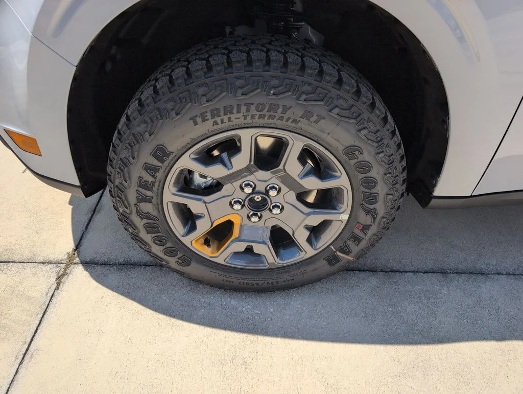 New 2026 White Ford Tremor image 17