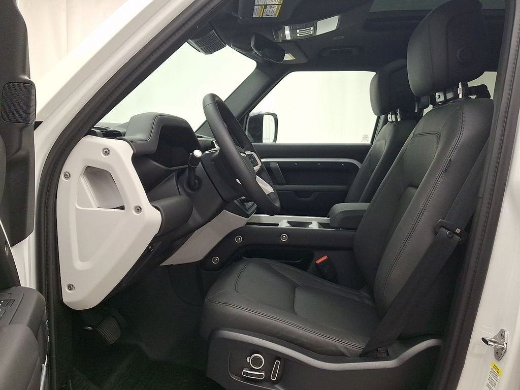 New 2026 Fuji White LAND ROVER X-Dynamic SE image 10