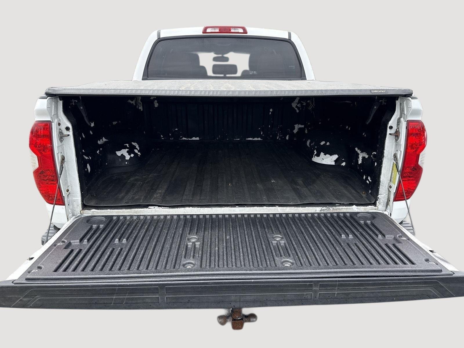 Used 2015 Super White Toyota Platinum image 7