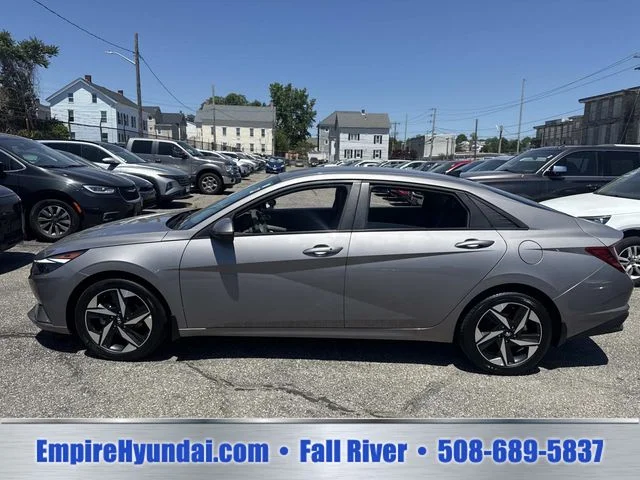 Used 2023  Hyundai SEL image 8