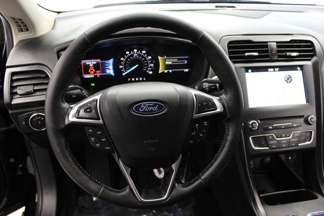 Used 2018 Shadow Black Ford SE image 20