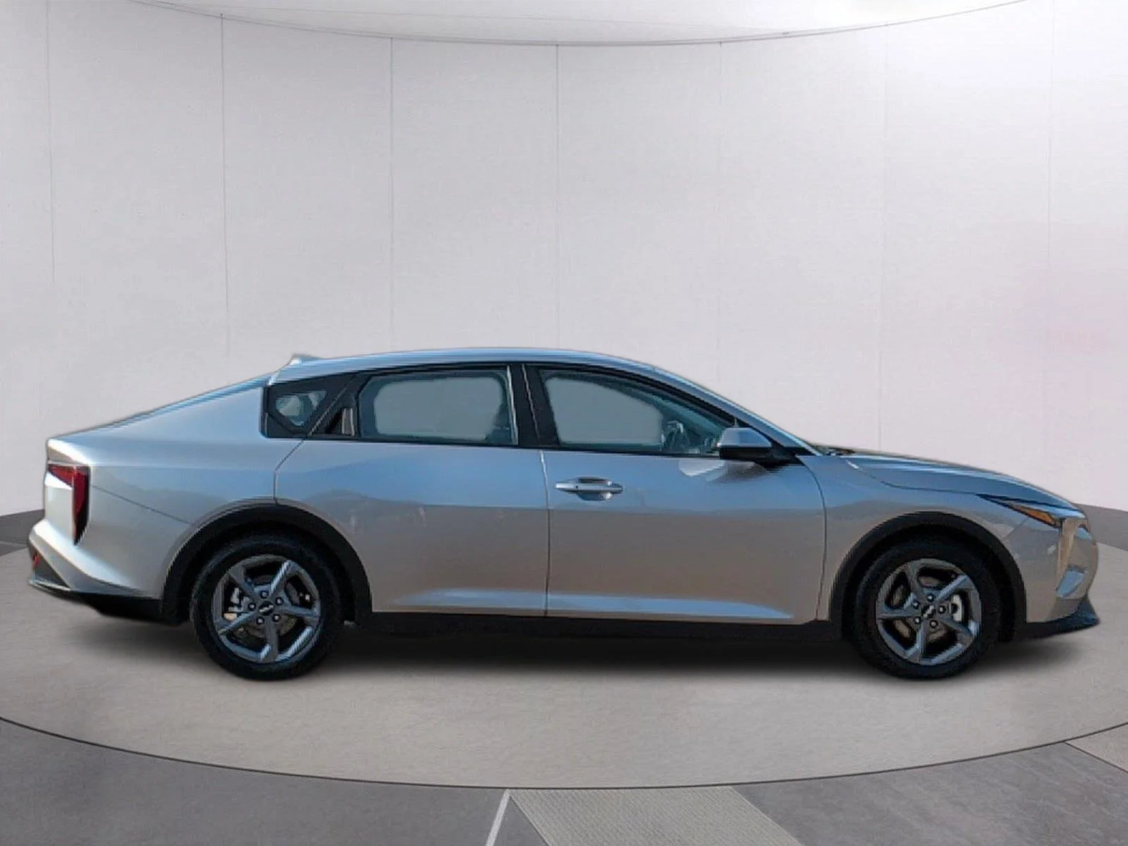 Used 2025 Steel Gray Kia LXS image 7
