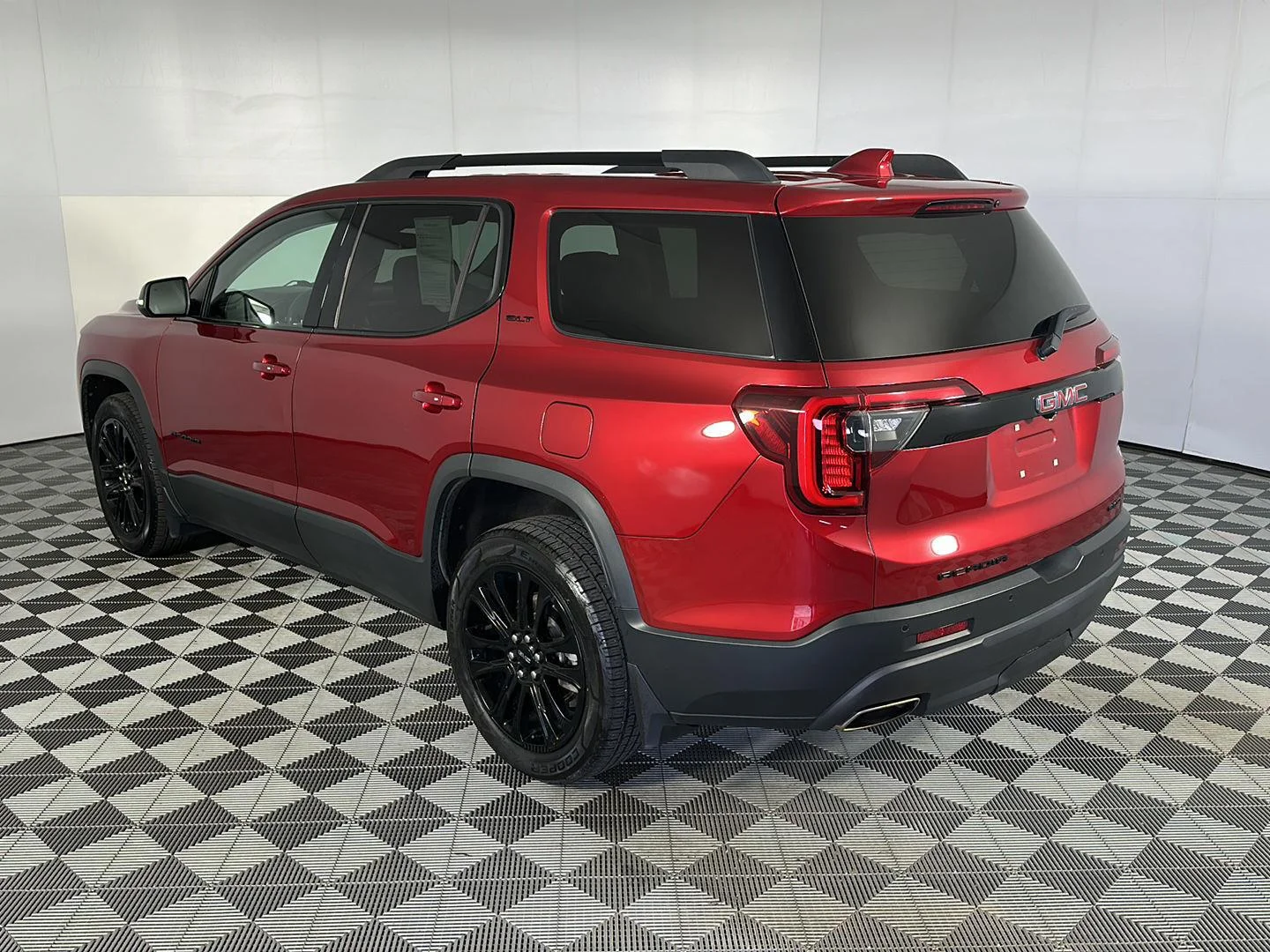 Used 2023 Volcanic Red Tintcoat GMC SLT image 12
