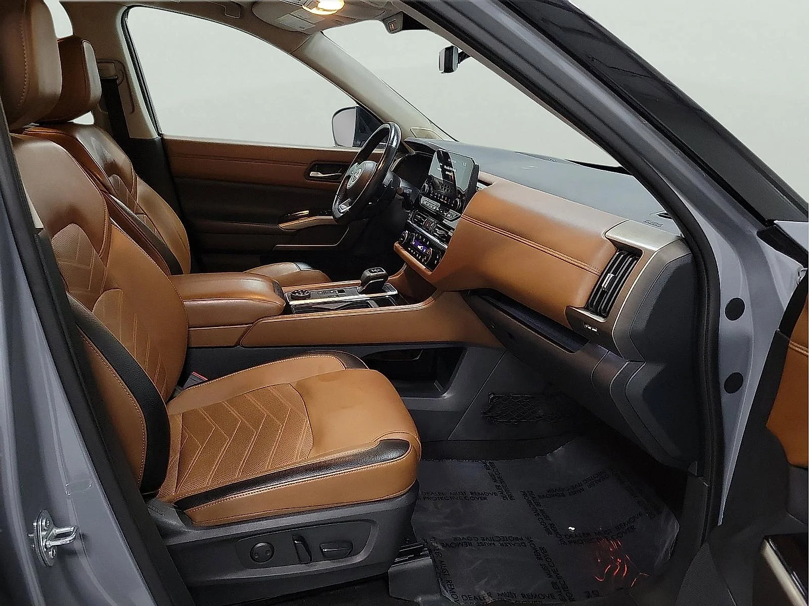 Used 2024 Solid Gray/Super Black Nissan Platinum image 14