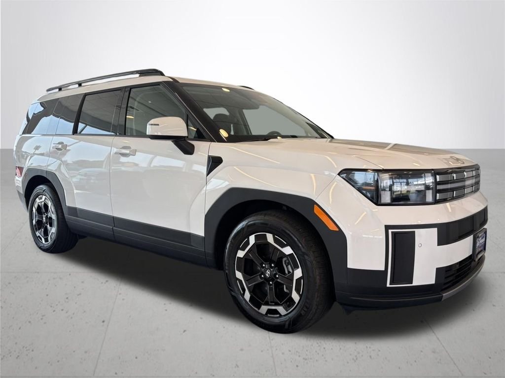 Used 2025 White Hyundai SEL image 4