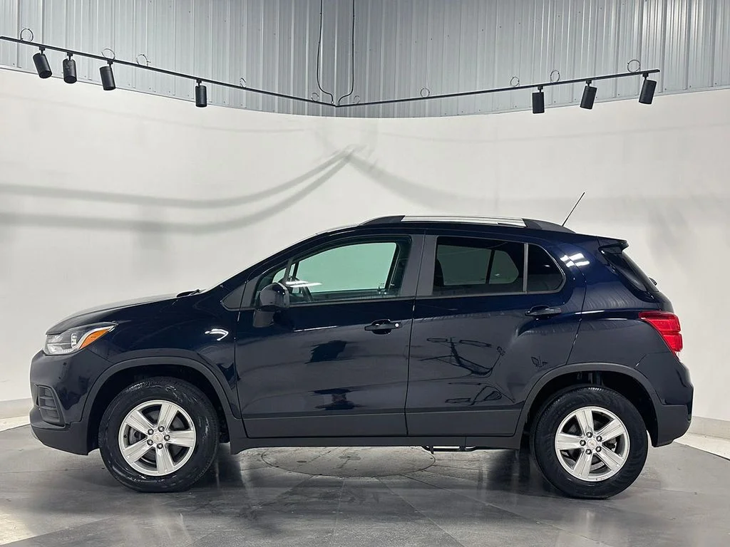 Used 2021 Blue Chevrolet LT image 14
