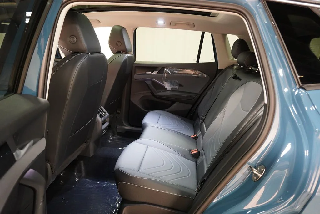 New 2026 Blue Volkswagen 2.0T SE image 11