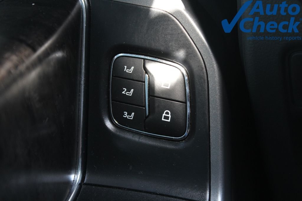 Used 2021 Silver Ford Lariat image 23