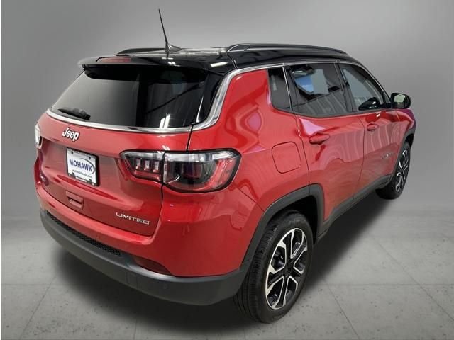 Used 2024 Red Hot Pearlcoat Jeep Limited image 5