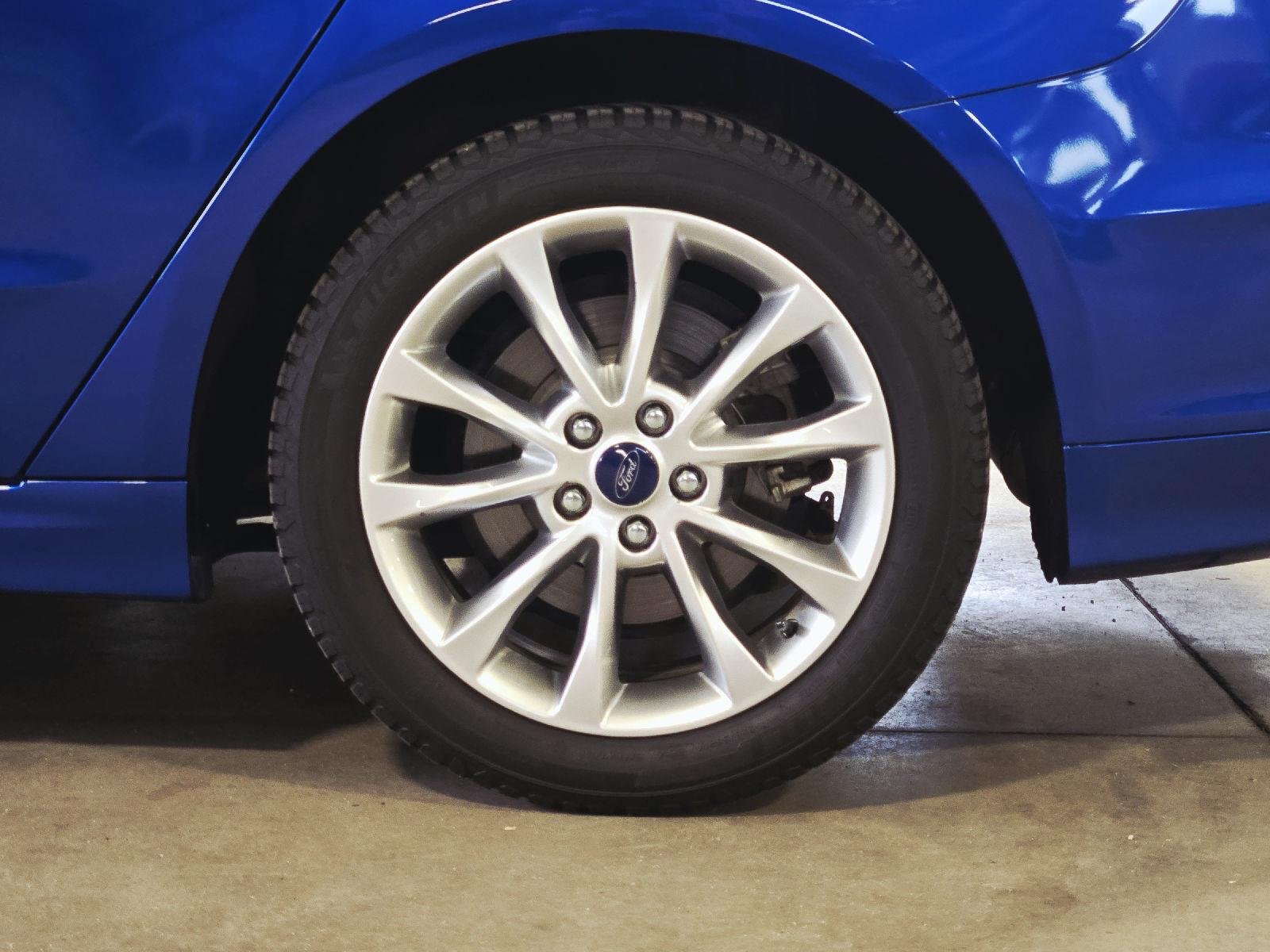 Used 2017 Lightning Blue Ford SE image 10