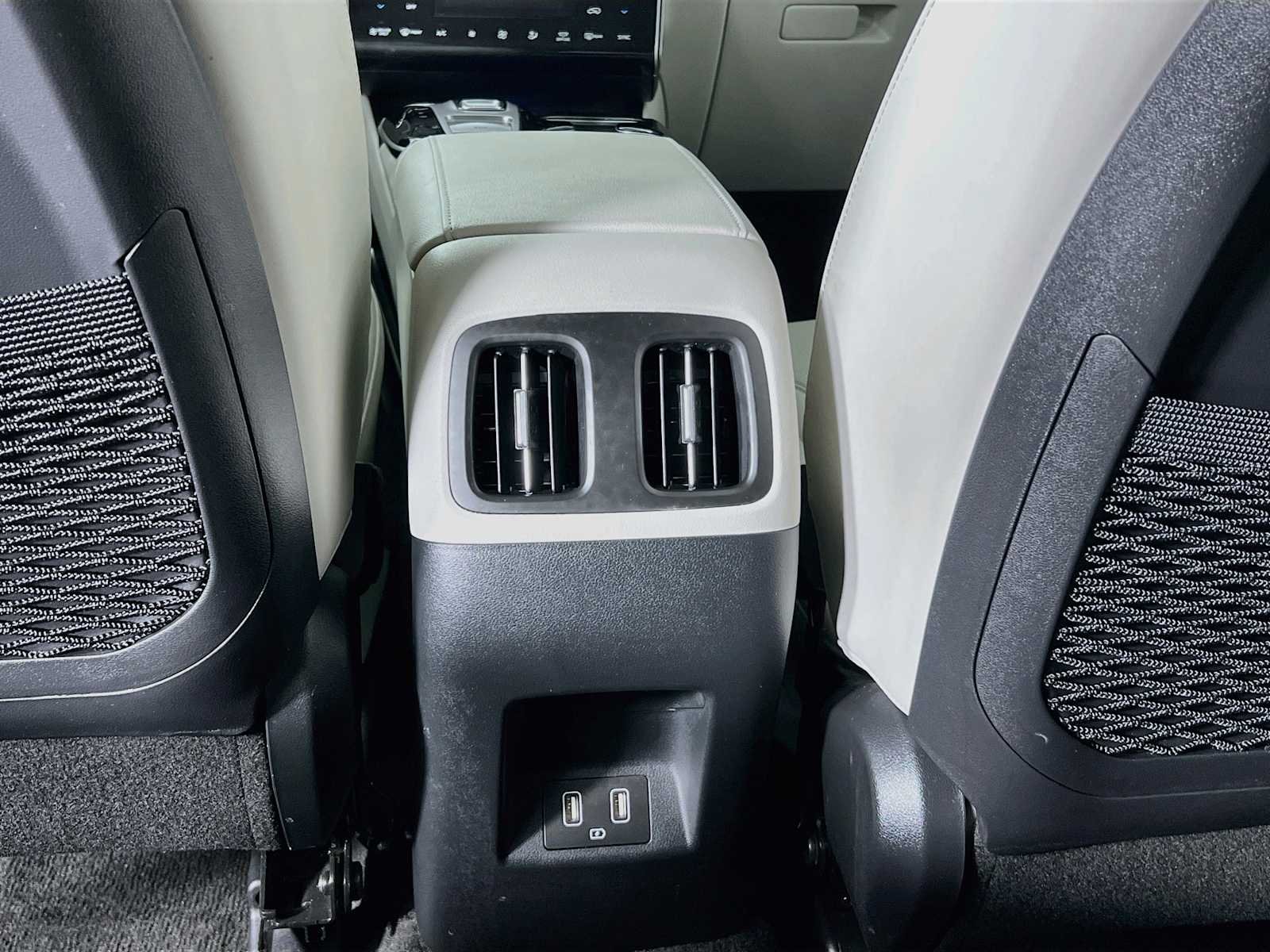 Used 2024 Amazon Gray Hyundai SEL Convenience image 27