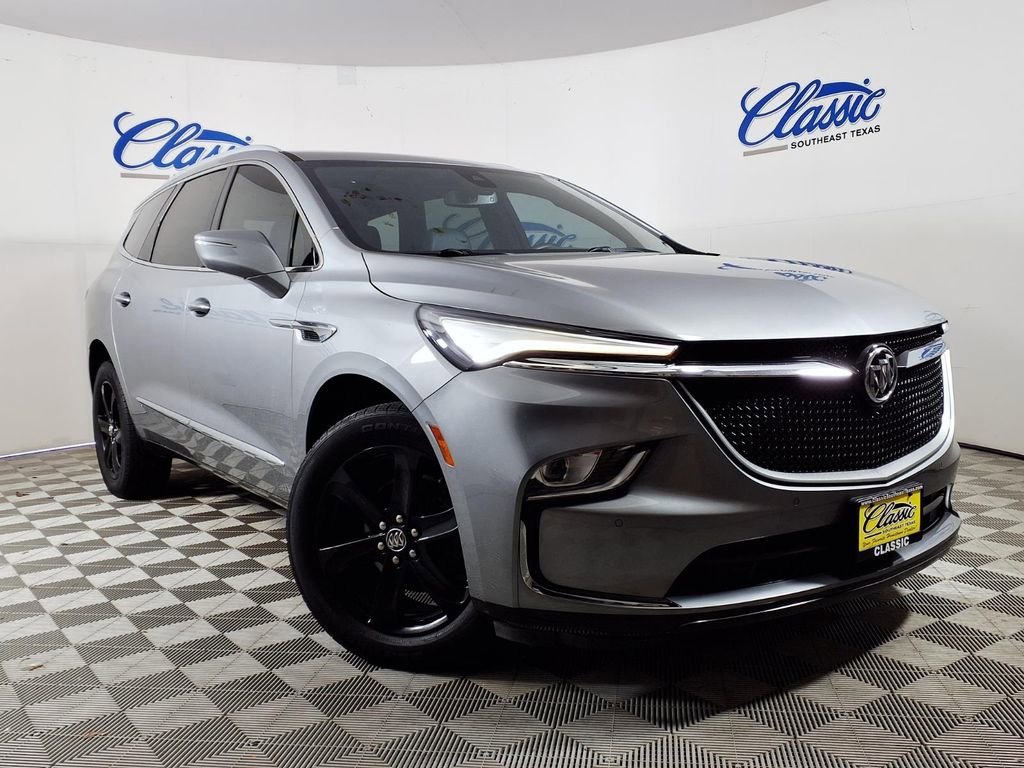 2023 Buick Enclave Essence's photo