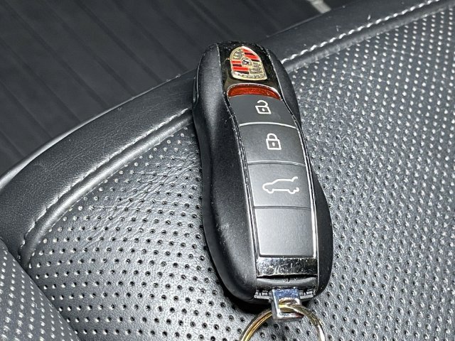 Used 2019 Silver Porsche S image 43