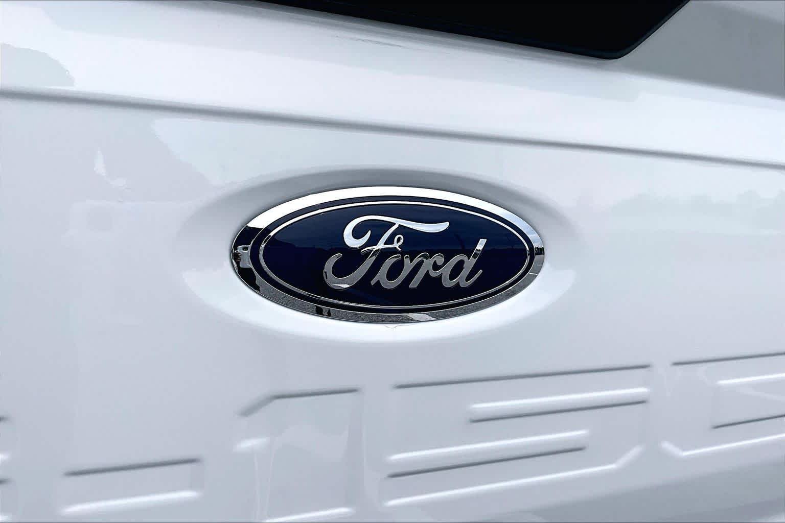 Used 2022 Oxford White Ford XL image 10