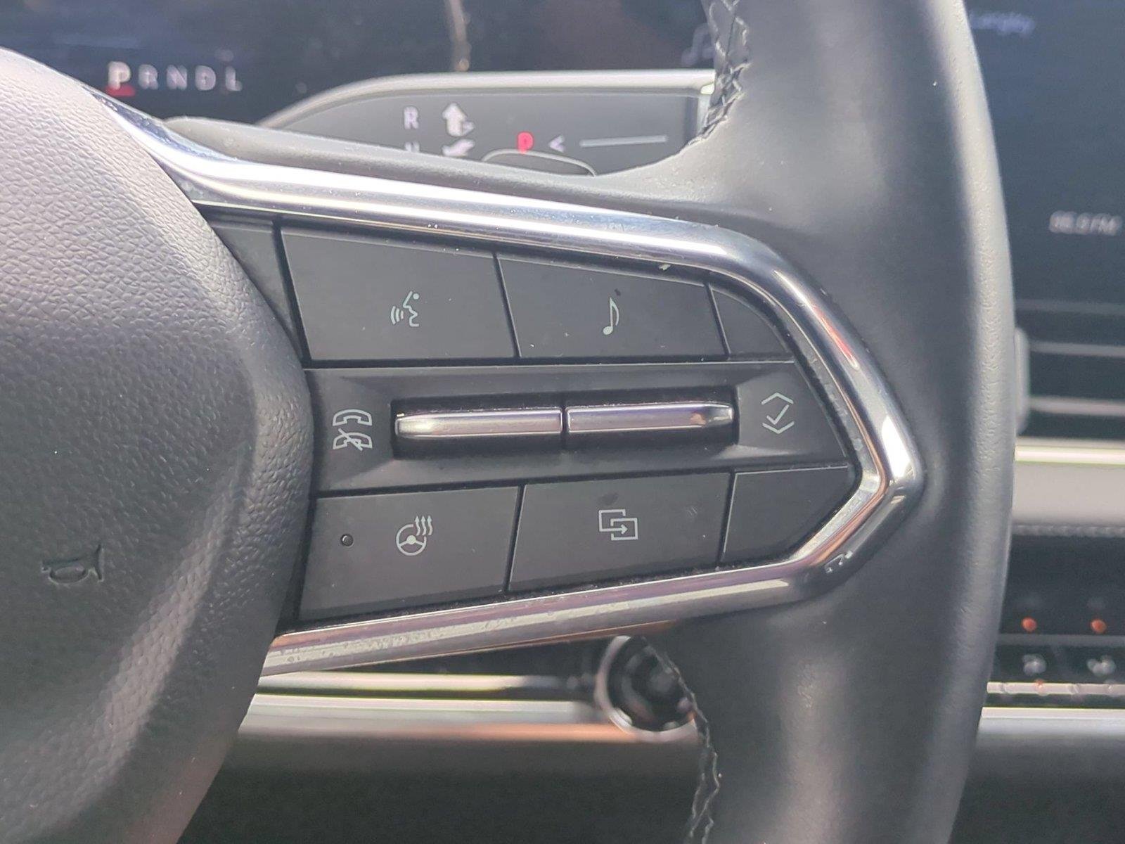 Used 2025 Summit White Chevrolet FWD LT image 21