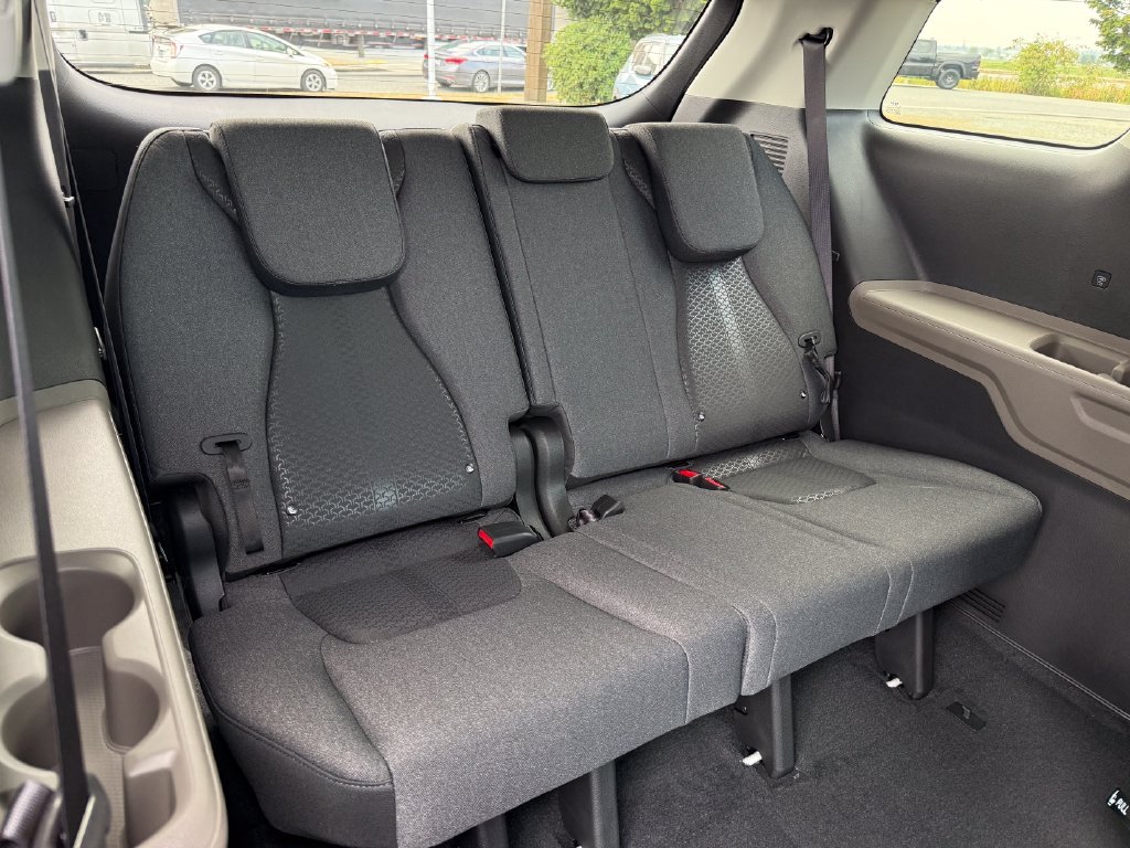 New 2027 Ceramic Silver Kia LX image 14