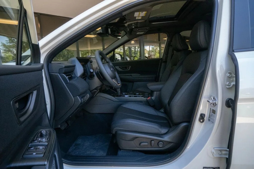 New 2026 CRYSTAL WHITE PEARL Subaru Premium image 8