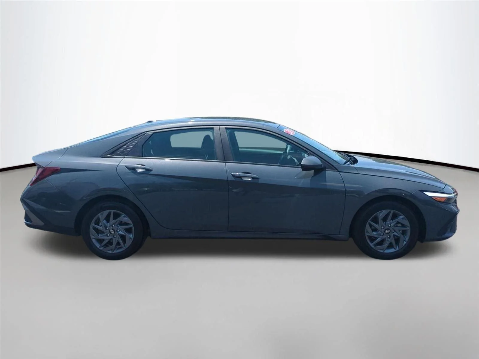 Used 2024 Ecotronic Gray Hyundai SEL image 17