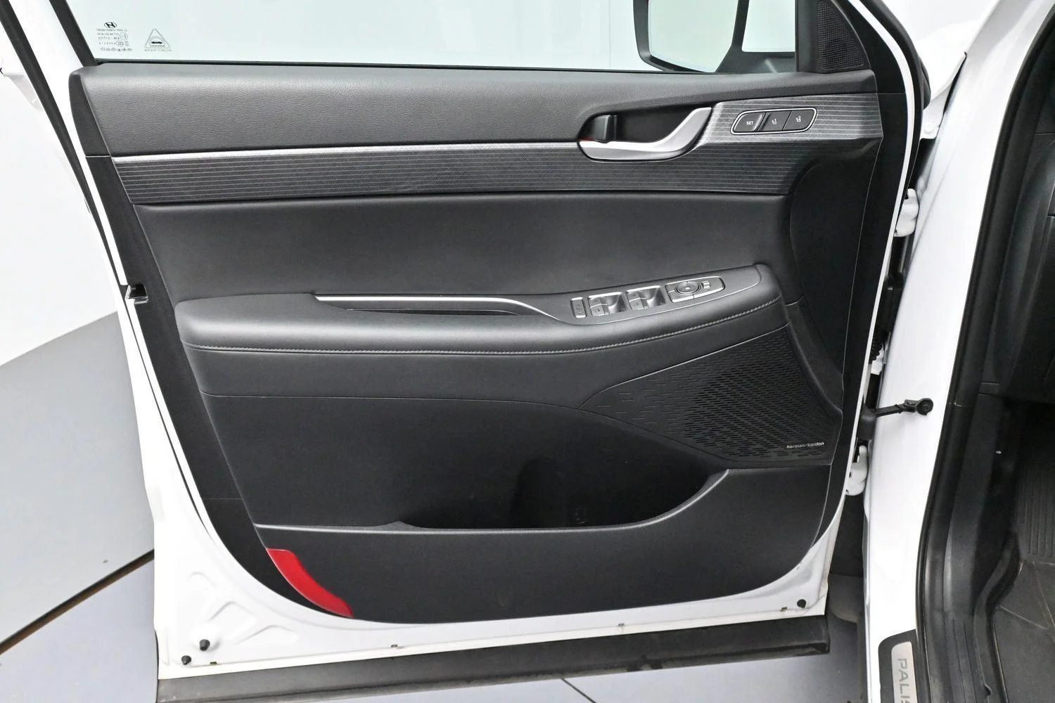 Used 2023 Hyper White Hyundai Limited image 12