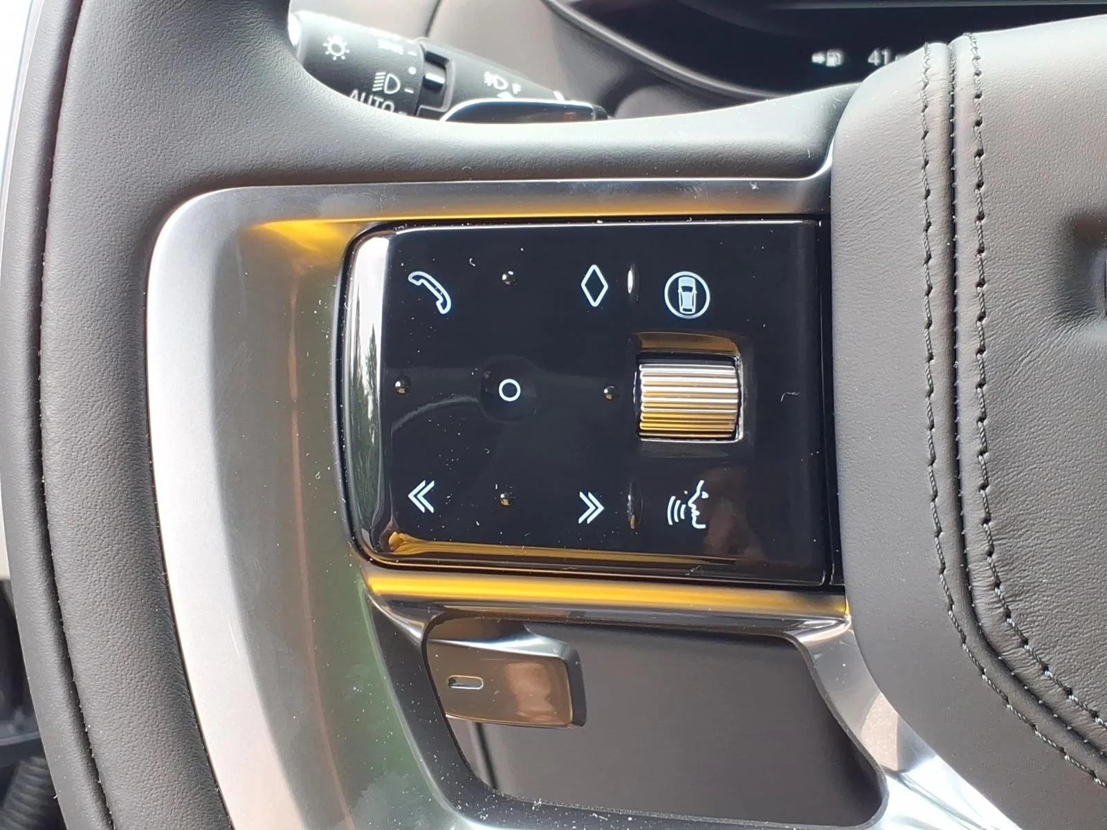 New 2026 Gray Land Rover SE LWB image 16