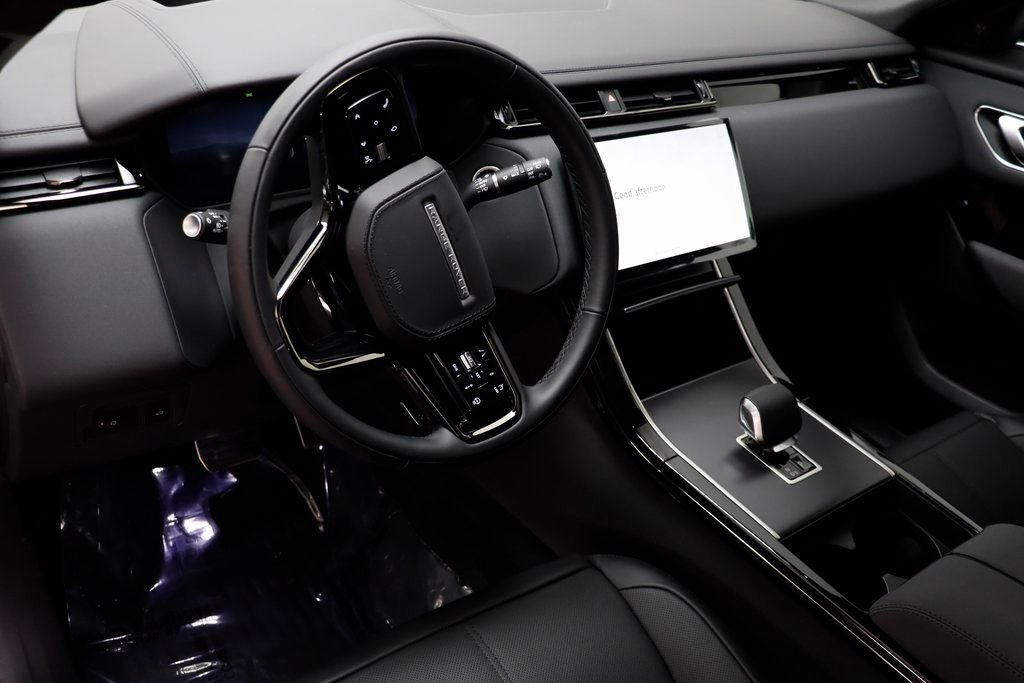 New 2026 Arroios Grey LAND ROVER Dynamic SE image 8