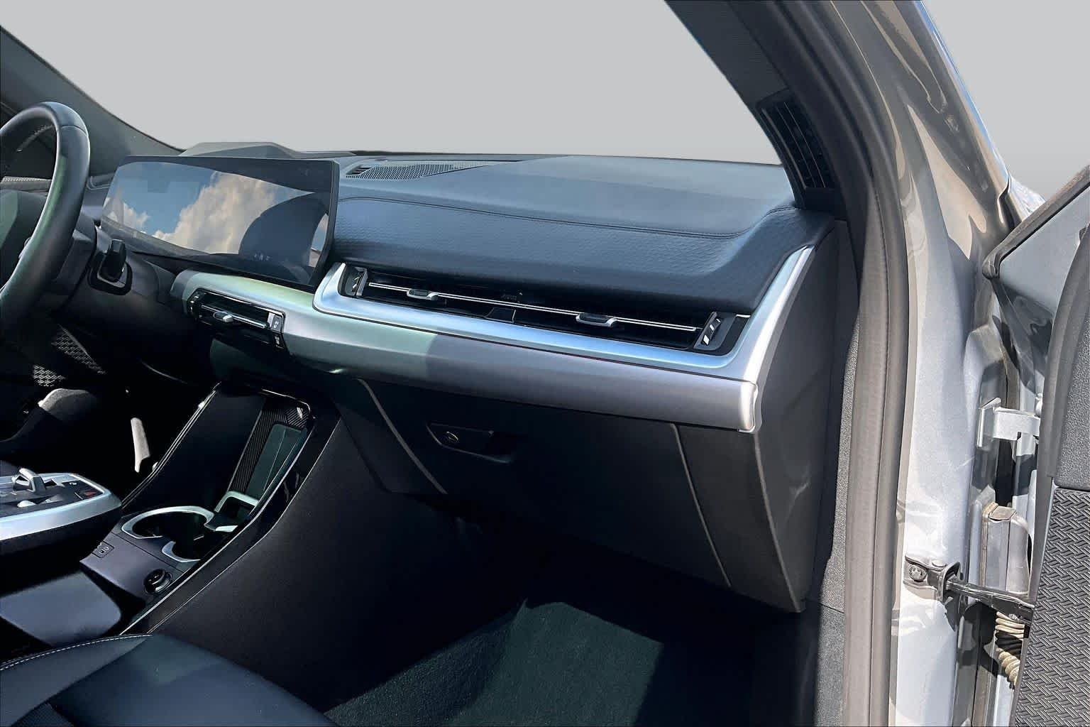 Used 2026 Skyscraper Grey Metallic BMW xDrive28i image 17