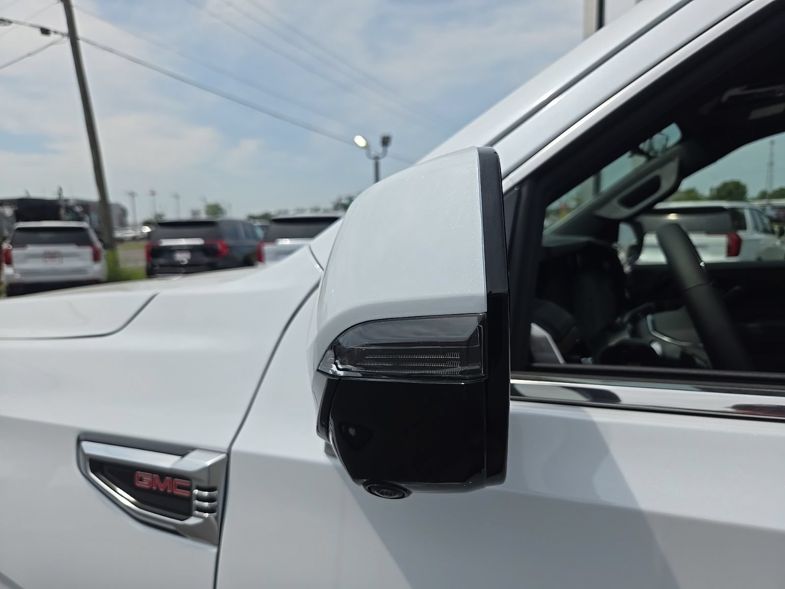 2026 GMC Yukon XL Denali - Photo 19