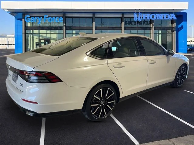 2024 Honda Accord Hybrid Touring - Photo 2