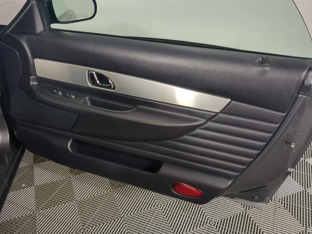 Used 2003 Gray Ford Premium Hardtop image 19