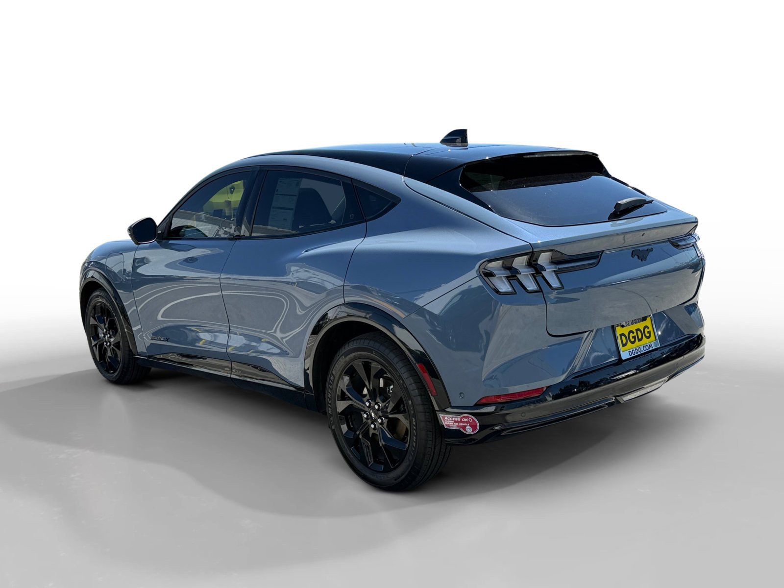Used 2023 Vapor Blue Ford Premium image 3