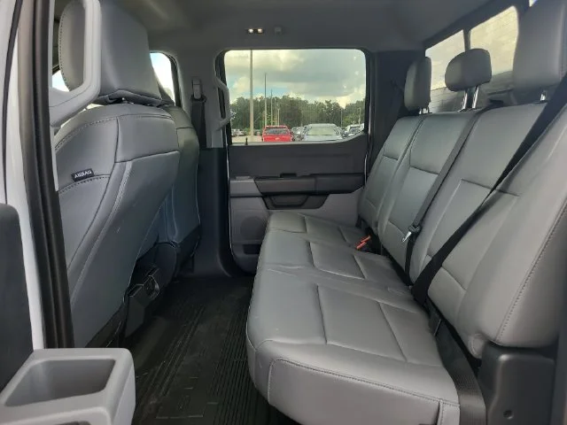 New 2025 Oxford White Ford XL image 16