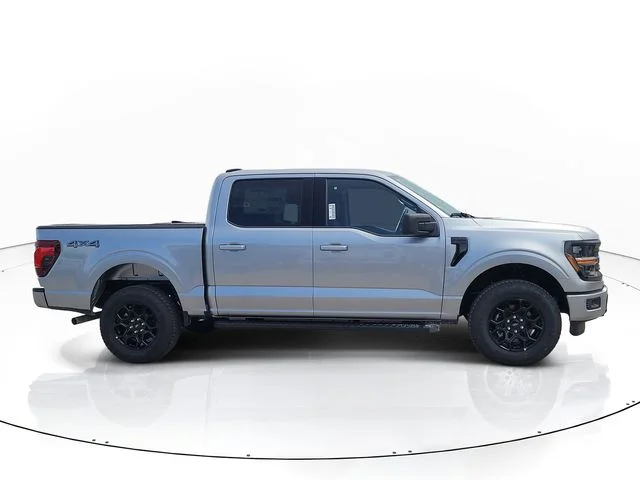 New 2026 Silver Metallic Ford XLT image 4