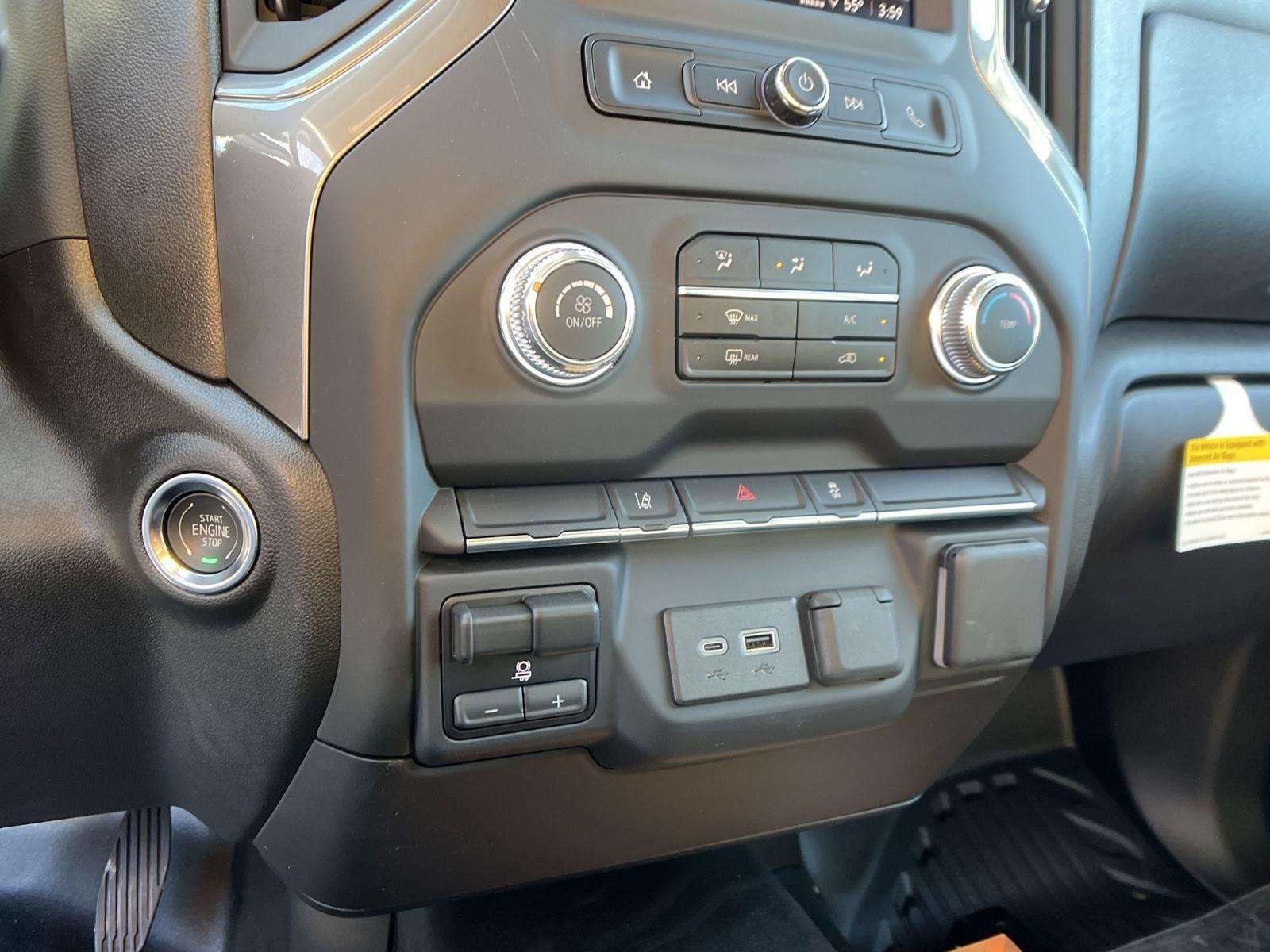 2025 GMC Sierra 3500 Chassis Cab Pro - Photo 26